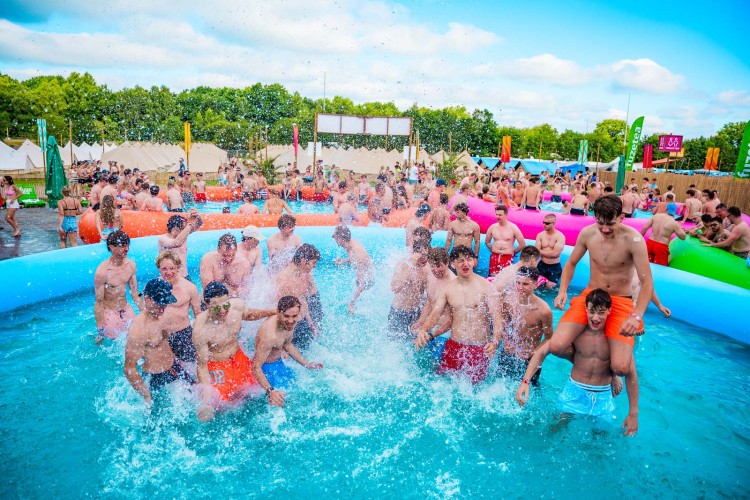 Sunrise Festival 2025 | Vriendengroepen paraat: samen zijn we Sunrise ☀️