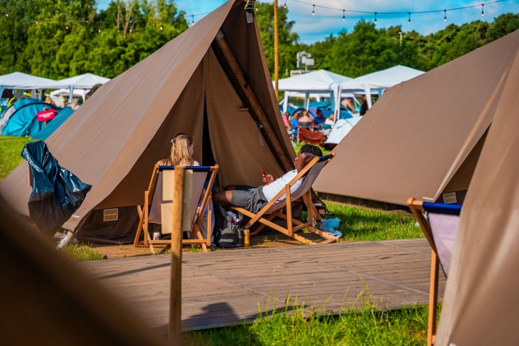 Sunrise Festival 2025 | Vriendengroepen paraat: samen zijn we Sunrise ☀️