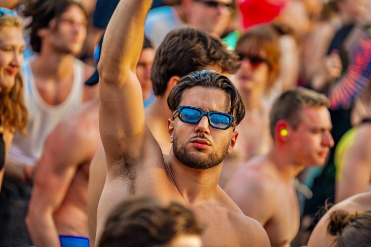Sunrise Festival 2025 | Vriendengroepen paraat: samen zijn we Sunrise ☀️