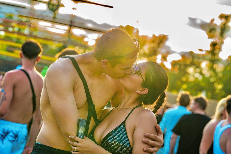 Sunrise Festival 2025 | Vriendengroepen paraat: samen zijn we Sunrise ☀️