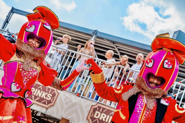 Sunrise Festival 2025 | Vriendengroepen paraat: samen zijn we Sunrise ☀️