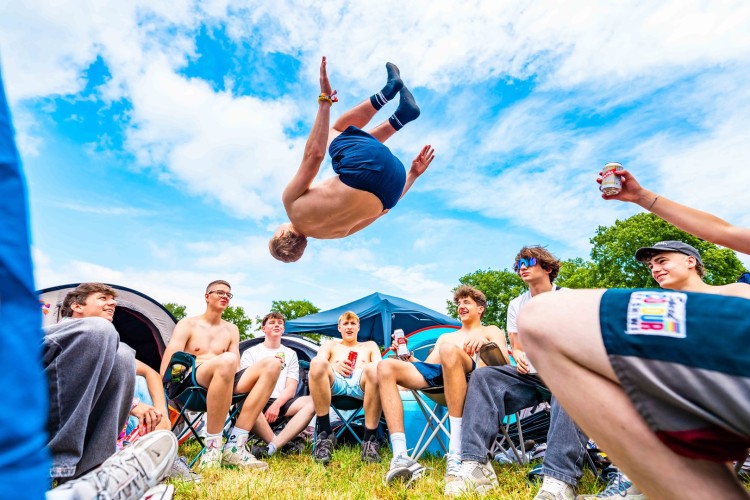 Sunrise Festival 2025 | Sunfields Camping = leven ⛺️