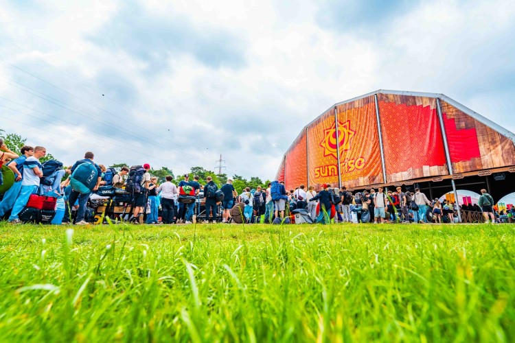 Sunrise Festival 2025 | Sunfields Camping = leven ⛺️