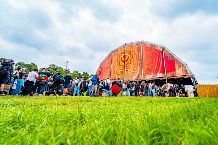 Sunrise Festival 2025 | Sunfields Camping = leven ⛺️