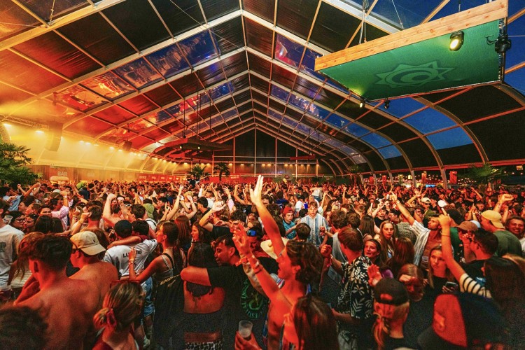 Sunrise Festival 2025 | Sunfields Camping = leven ⛺️