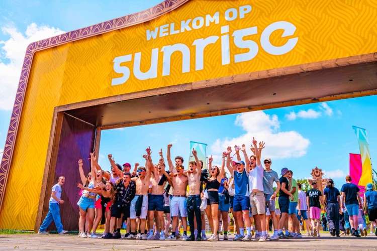 Sunrise Festival 2025 | Zonnestraaltjes op je beeldscherm 😍