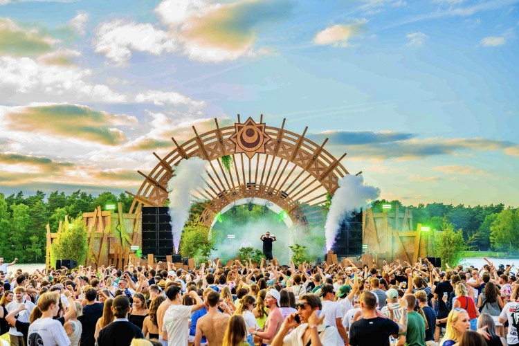 Sunrise Festival 2025 | Zonnestraaltjes op je beeldscherm 😍
