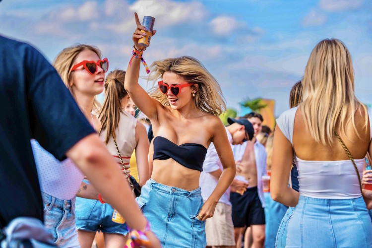 Sunrise Festival 2025 | Zonnestraaltjes op je beeldscherm 😍