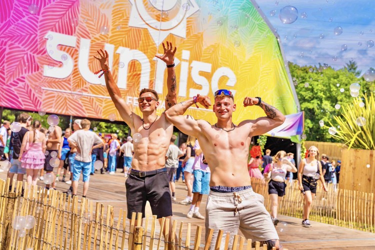 Sunrise Festival 2025 | Zonnestraaltjes op je beeldscherm 😍