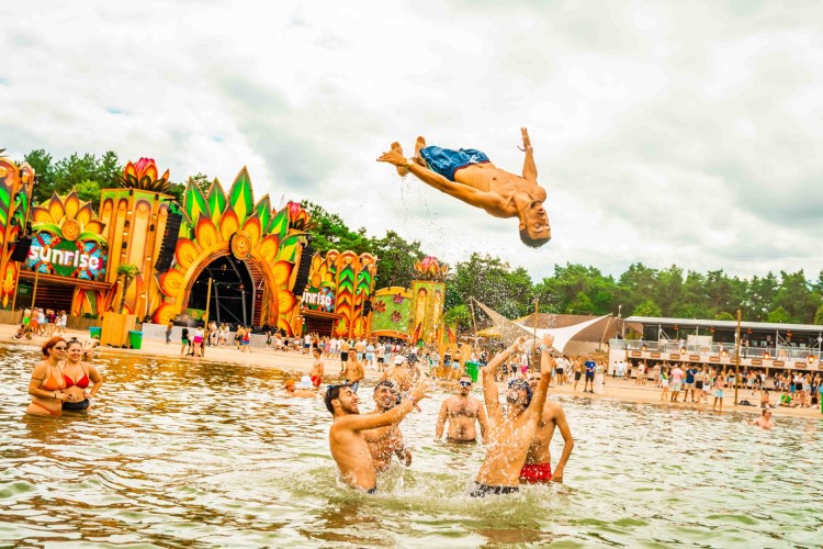 Sunrise Festival 2025 | Een overdosis Sunrise ⛱️