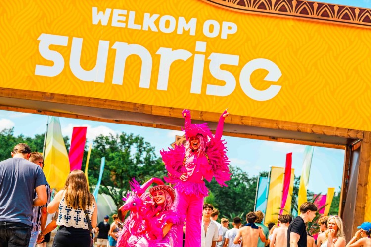 Sunrise Festival 2025 | Volle bak zon, vibes en de beste outfits 👌🏻