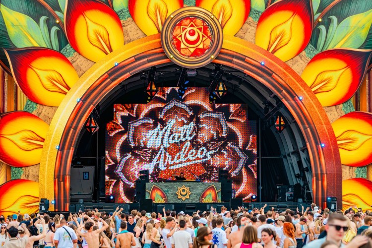 Sunrise Festival 2025 | Volle bak zon, vibes en de beste outfits 👌🏻