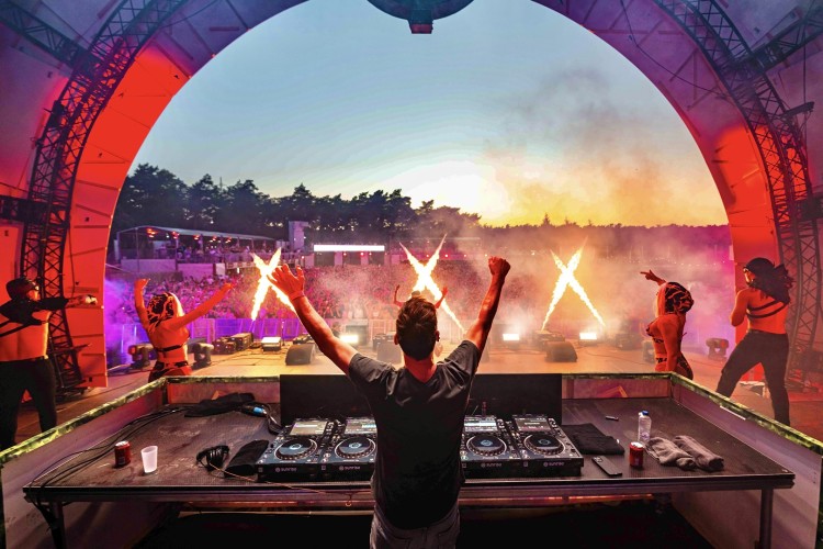 Sunrise Festival 2025 | Volle bak zon, vibes en de beste outfits 👌🏻