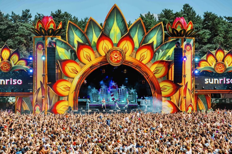 Sunrise Festival 2025 | Volle bak zon, vibes en de beste outfits 👌🏻