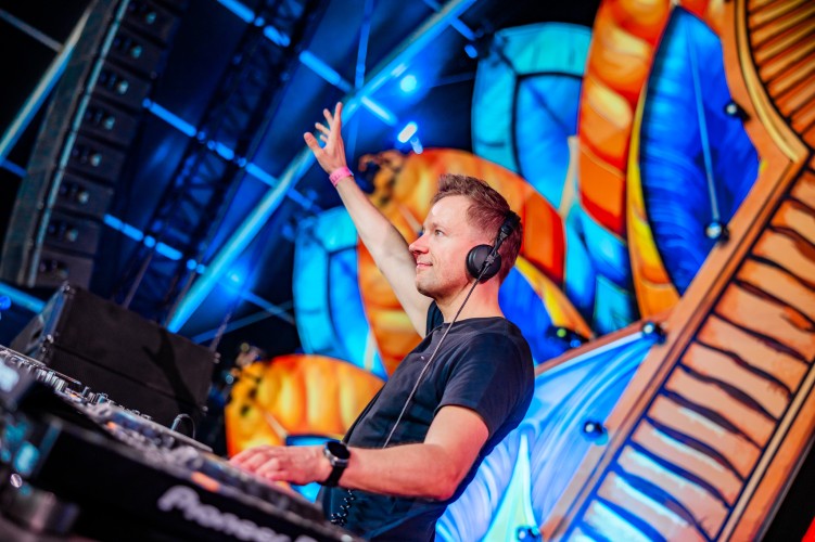 Sunrise Festival 2025 | Jullie enthousiasme is sky-high 🤯