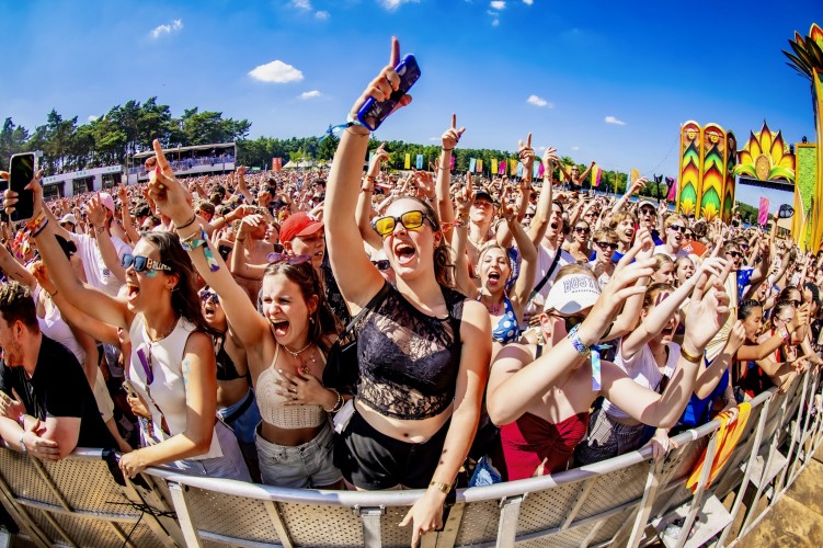 Sunrise Festival 2025 | Jullie enthousiasme is sky-high 🤯