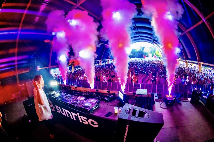 Sunrise Festival 2025 | Jullie enthousiasme is sky-high 🤯