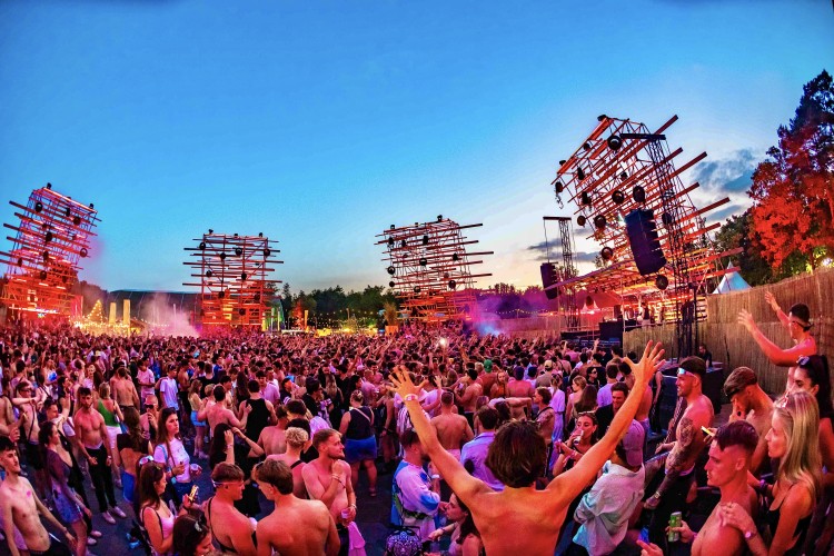 Sunrise Festival 2025 | Deze combo? Onverslaanbaar 💛