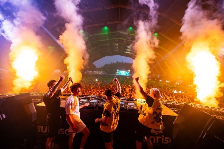 Sunrise Festival 2025 | Zon, muziek en gelukkige gezichten 🥰