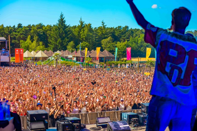 Sunrise Festival 2025 | Zon, muziek en gelukkige gezichten 🥰