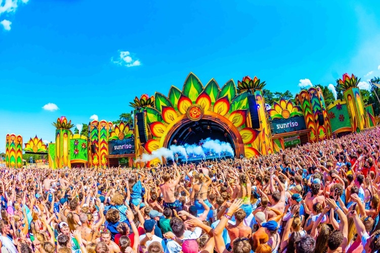 Sunrise Festival 2025 | Zon, muziek en gelukkige gezichten 🥰