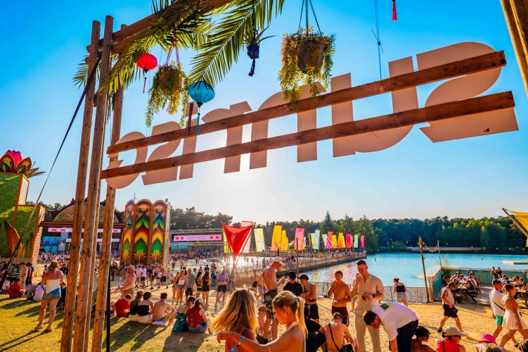 Sunrise Festival 2025 | Zon, muziek en gelukkige gezichten 🥰