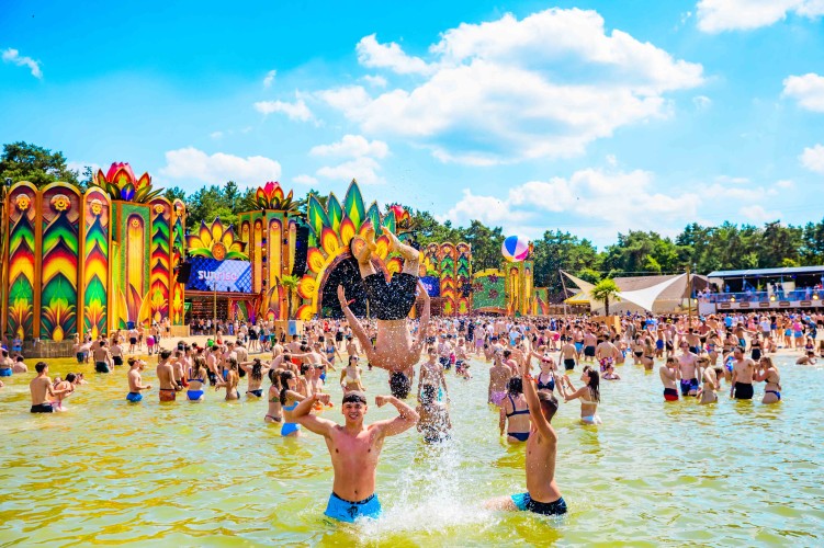 Sunrise Festival 2025 | Zon, muziek en gelukkige gezichten 🥰