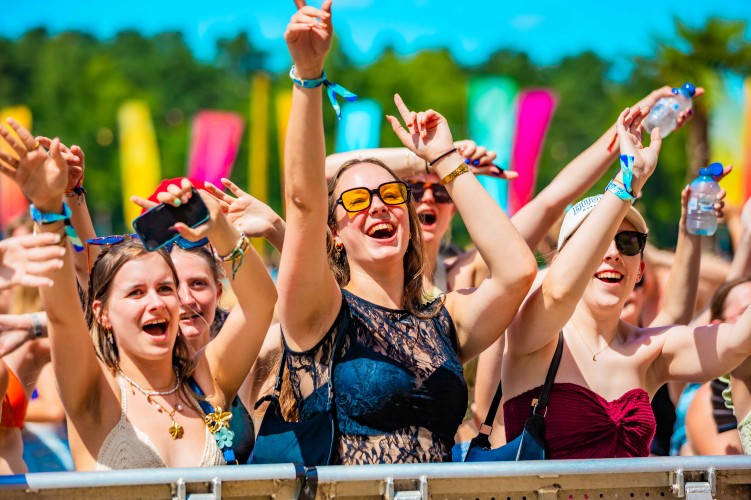 Sunrise Festival 2025 | Zon, muziek en gelukkige gezichten 🥰