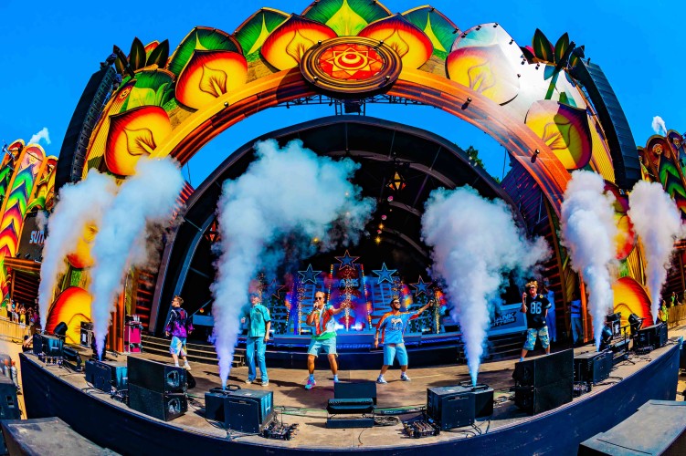 Sunrise Festival 2025 | Zon, muziek en gelukkige gezichten 🥰