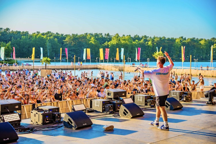 Sunrise Festival 2025 | Zon, muziek en gelukkige gezichten 🥰