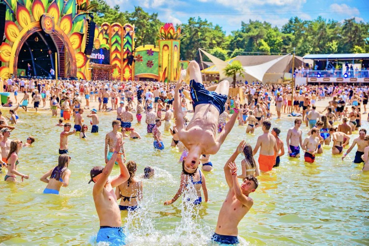 Sunrise Festival 2025 | Zon, muziek en gelukkige gezichten 🥰