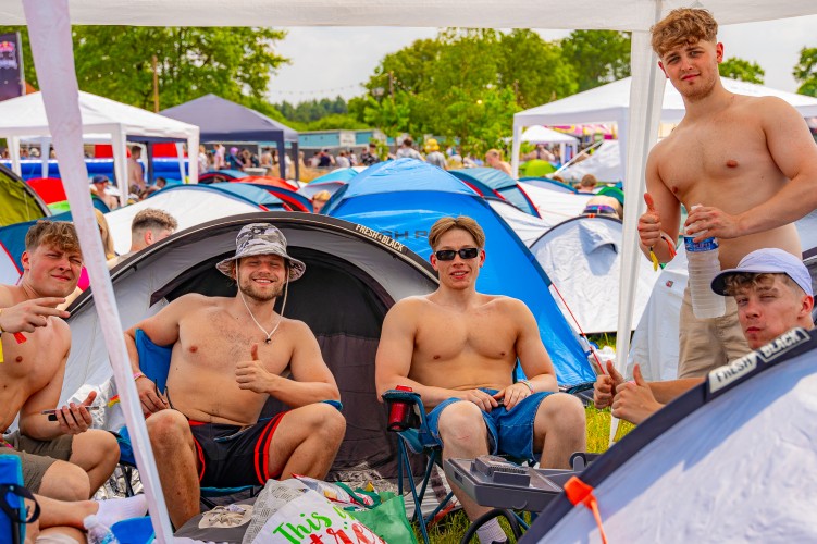 Sunrise Festival 2023 | De start van een onvergetelijk mooi weekend! ⛺️🧡