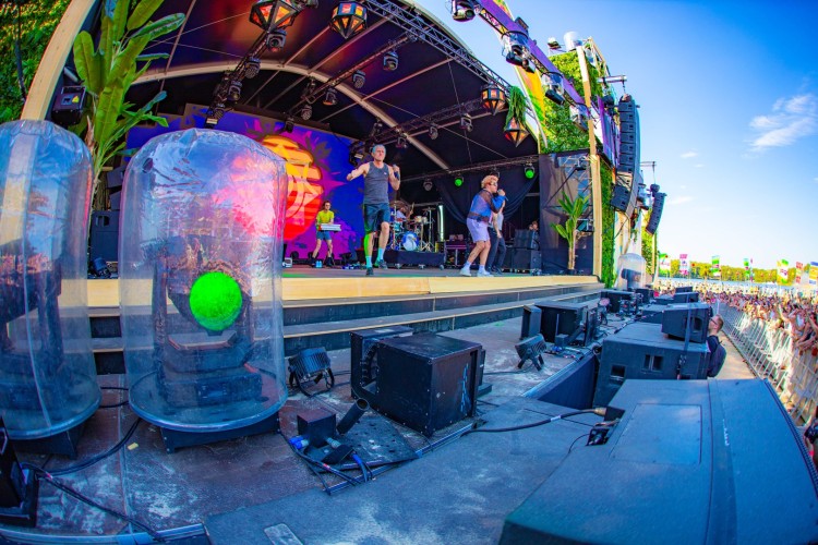 Sunrise Festival 2023 | De zomer = van ons! 🍹⛱