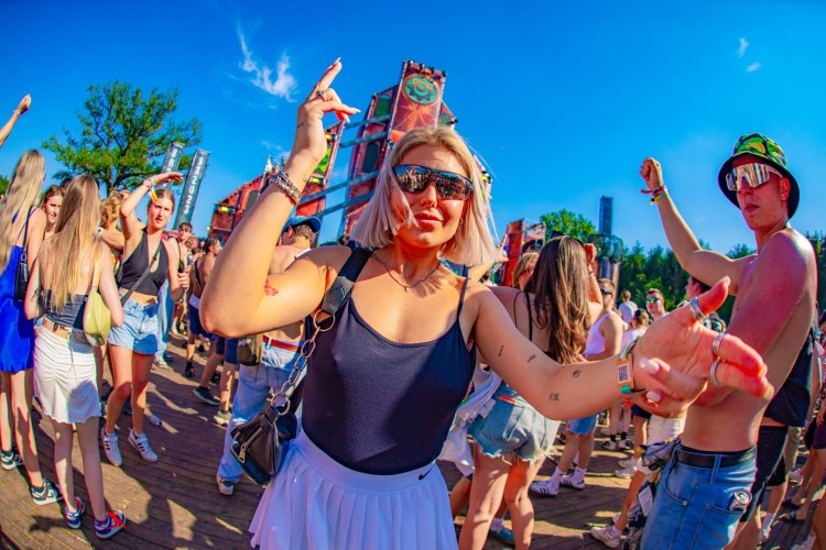 Sunrise Festival 2023 | De zomer = van ons! 🍹⛱