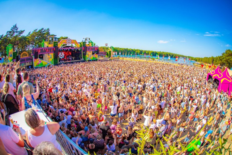 Sunrise Festival 2023 | De zomer = van ons! 🍹⛱