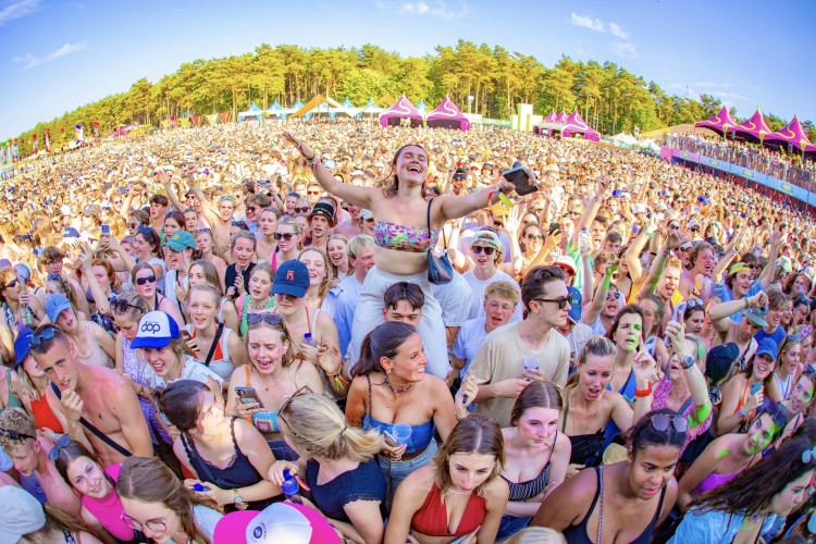 Sunrise Festival 2023 | De zomer = van ons! 🍹⛱